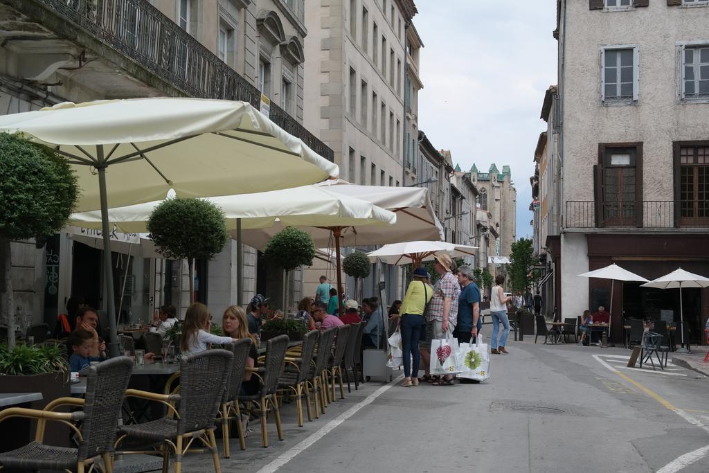 Penthouse Apartment Overlooking Place Carnot カルカソンヌ エクステリア 写真